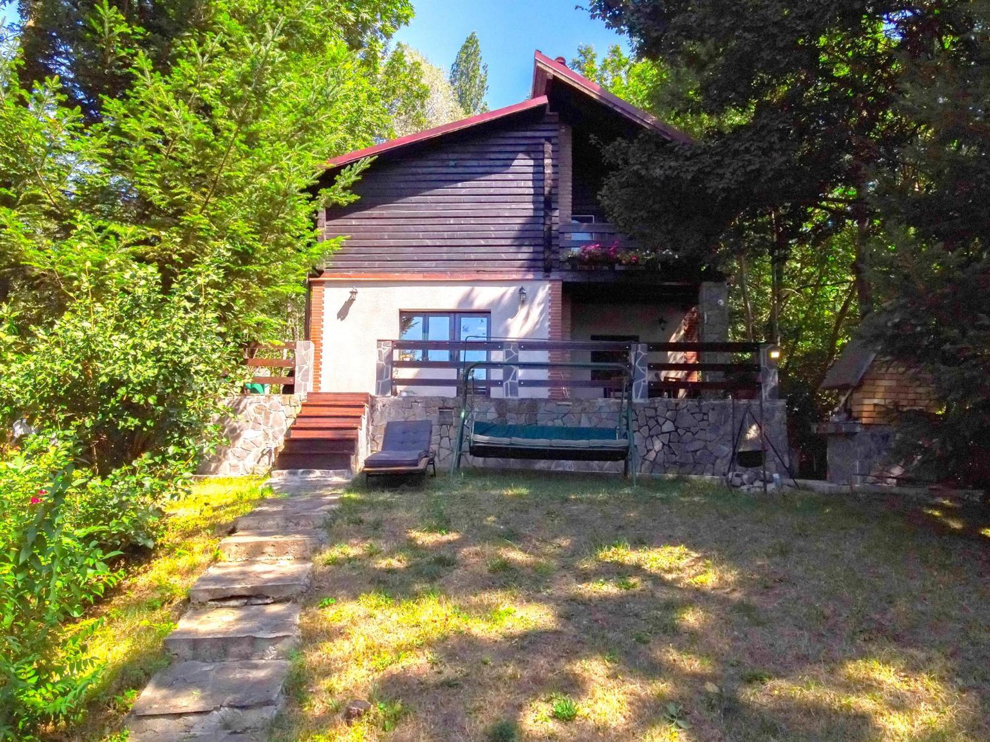 Mountain Family Chalet On Prahova Valley Comarnic Exterior photo